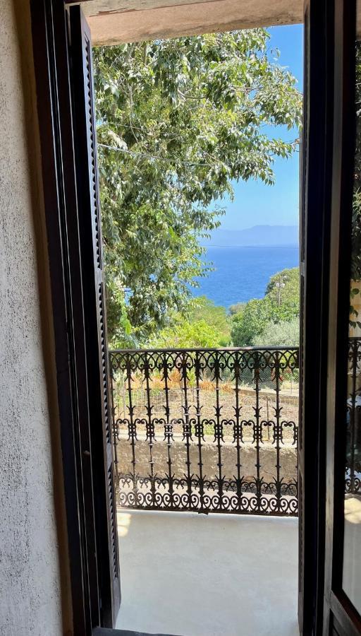 Charmant Duplex Au Coeur De Cargese Vue Mer ภายนอก รูปภาพ
